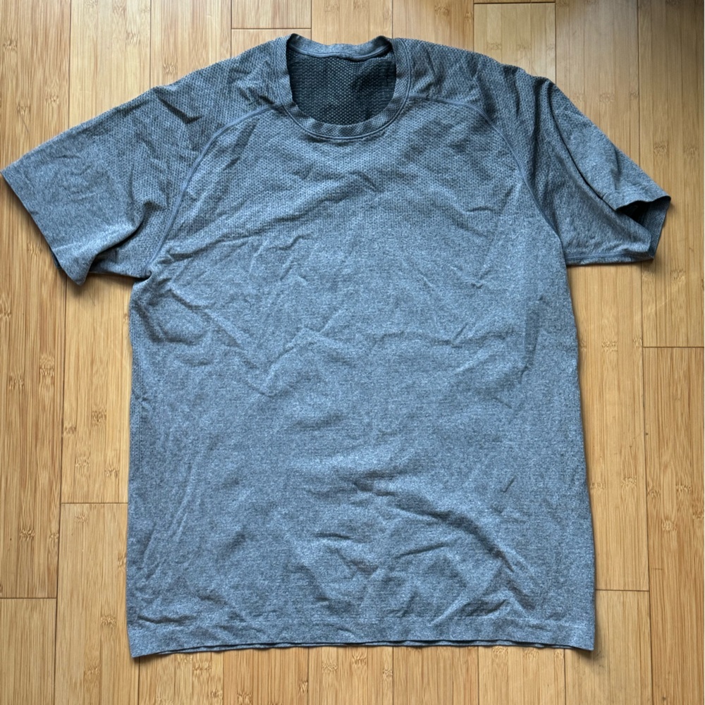 Lululemon metal vent tee